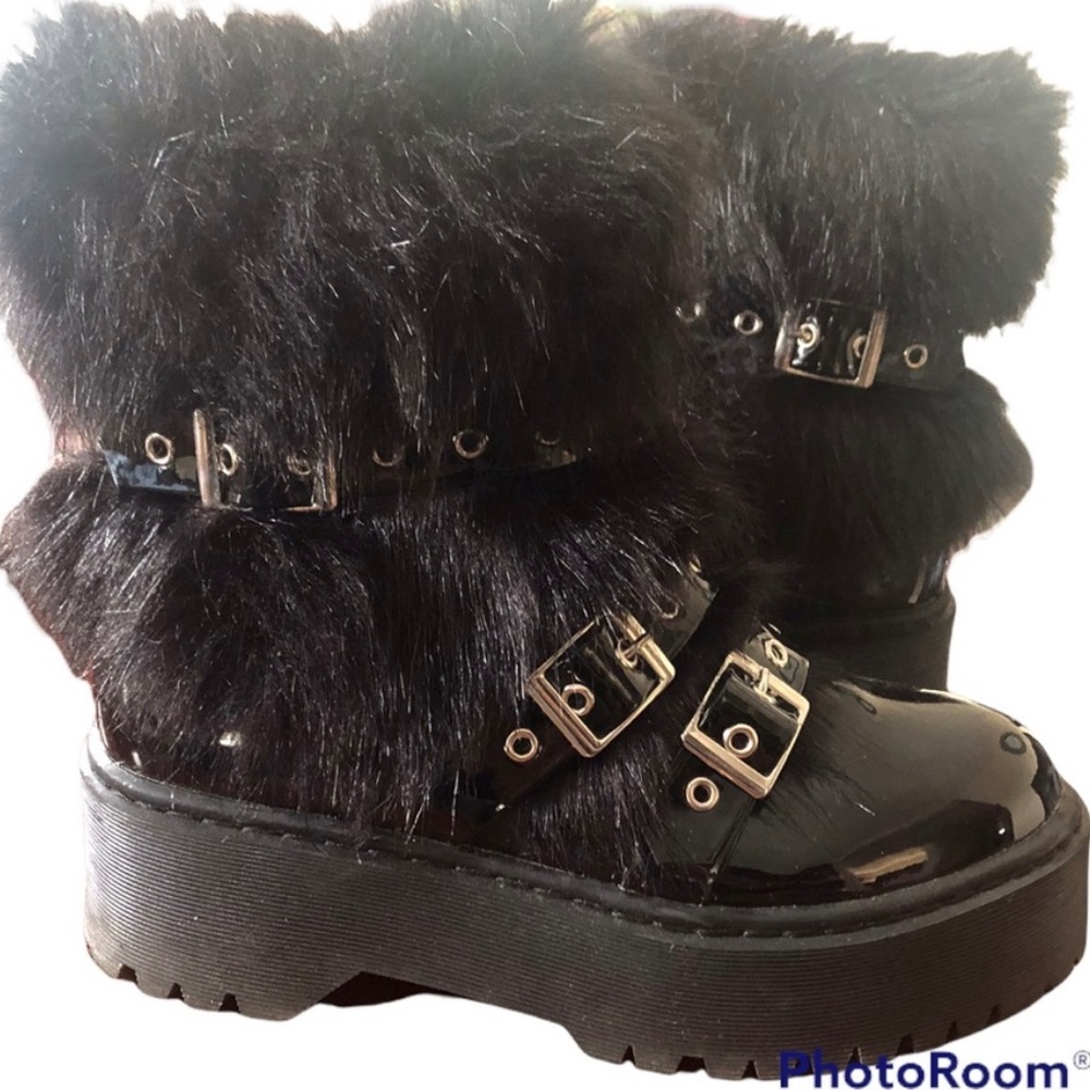 FURBABY winter boots size 6